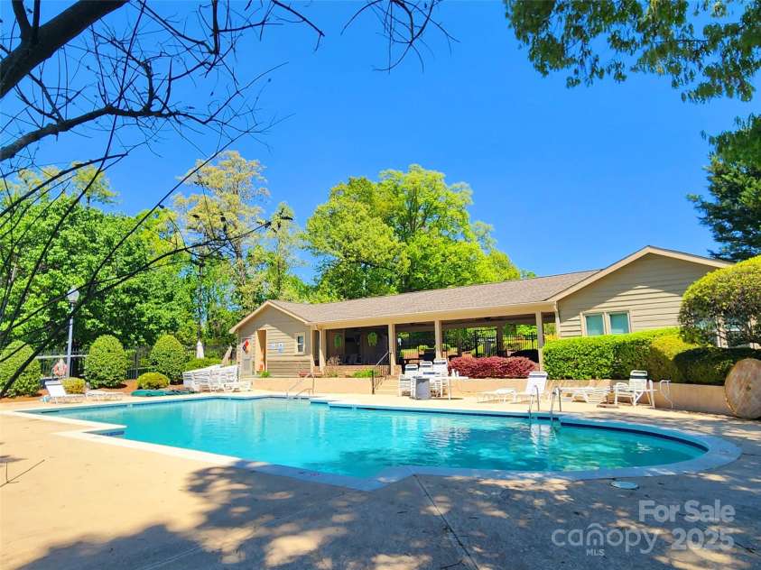 14522 Waterside Drive, Charlotte, NC 28278.  MLS# CAR4245359, YatesRealty ID 13691. 