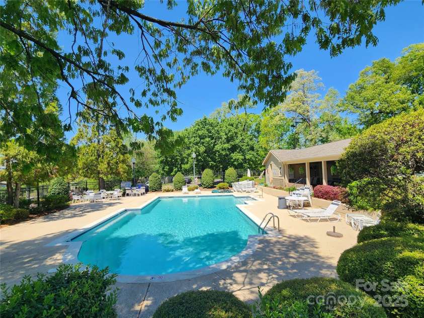 14522 Waterside Drive, Charlotte, NC 28278.  MLS# CAR4245359, YatesRealty ID 13691. 