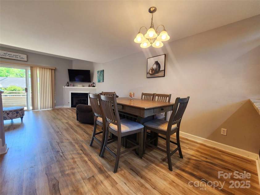 14522 Waterside Drive, Charlotte, NC 28278.  MLS# CAR4245359, YatesRealty ID 13691. 