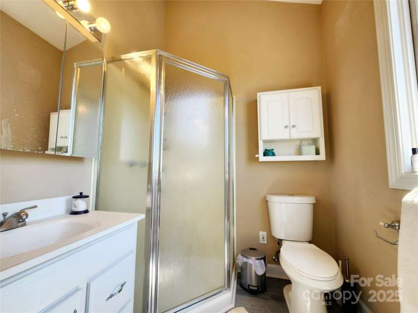 14522 Waterside Drive, Charlotte, NC 28278.  MLS# CAR4245359, YatesRealty ID 13691. 