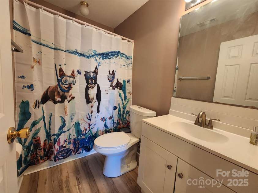 14522 Waterside Drive, Charlotte, NC 28278.  MLS# CAR4245359, YatesRealty ID 13691. 