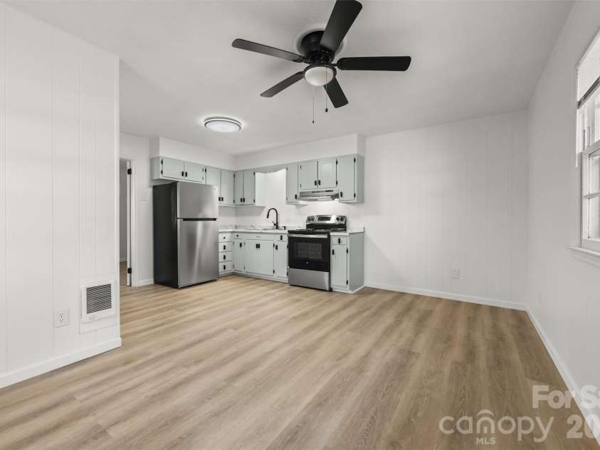 71 Maple Street, Clyde, NC 28721.  MLS# CAR4372606, YatesRealty ID 13692. 