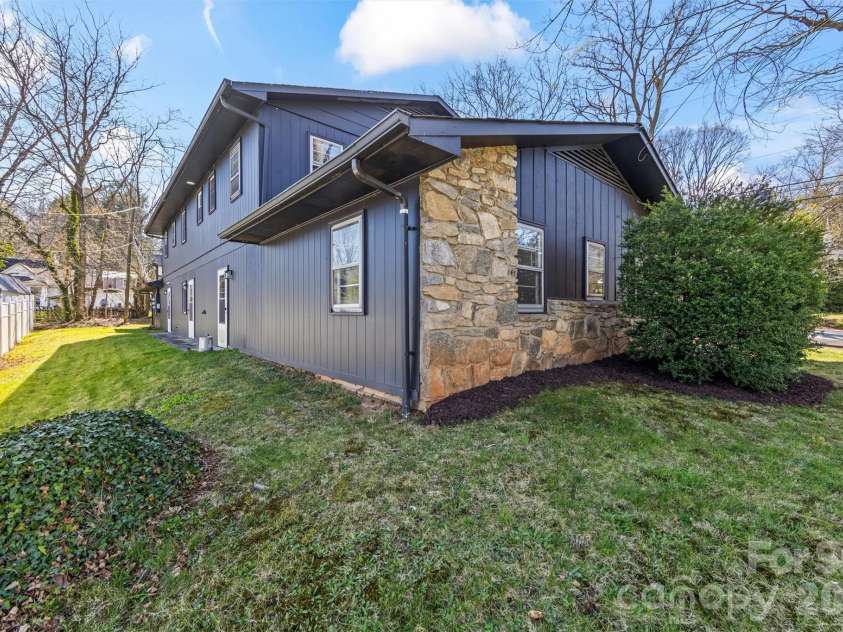 71 Maple Street, Clyde, NC 28721.  MLS# CAR4372606, YatesRealty ID 13692. 