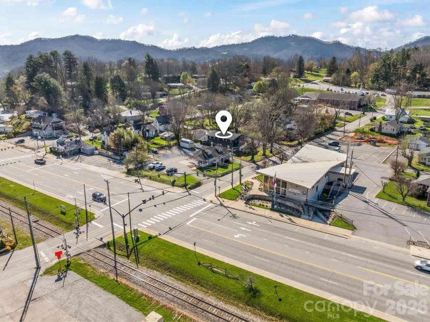 71 Maple Street, Clyde, NC 28721.  MLS# CAR4372606, YatesRealty ID 13692. 