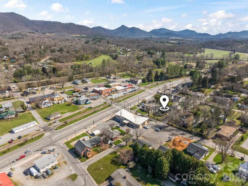 71 Maple Street, Clyde, NC 28721.  MLS# CAR4372606, YatesRealty ID 13692. 