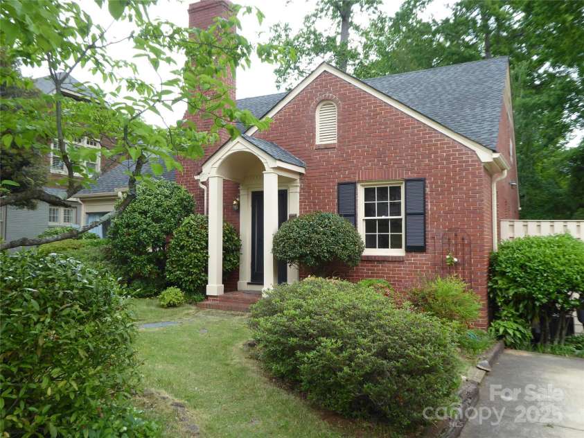 2815 Glendale Road, Charlotte, NC 28209.  MLS# CAR4234414, YatesRealty ID 13694. 