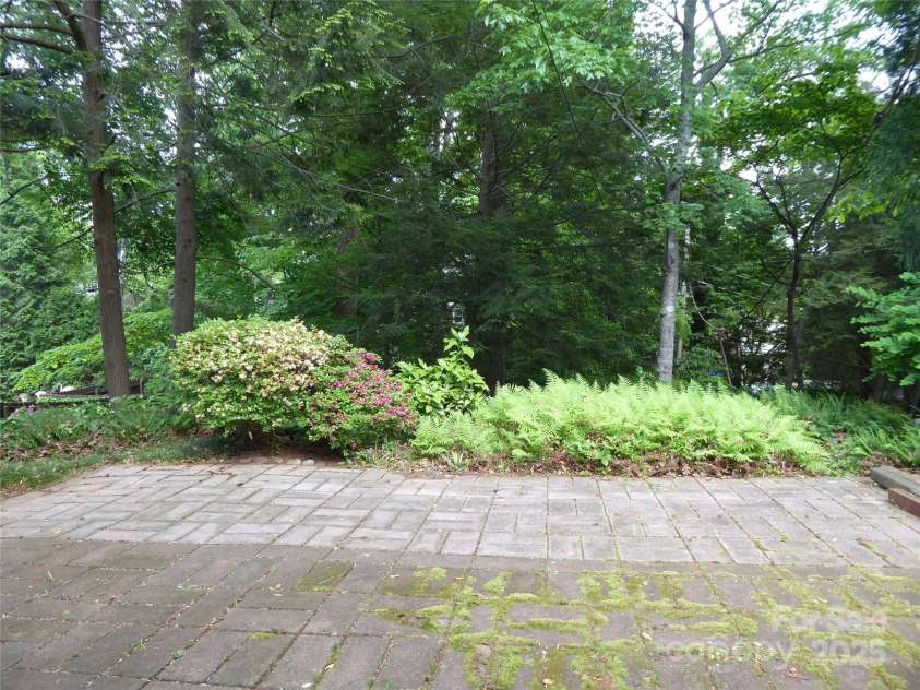2815 Glendale Road, Charlotte, NC 28209.  MLS# CAR4234414, YatesRealty ID 13694. 
