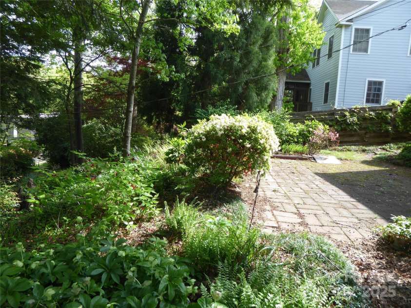 2815 Glendale Road, Charlotte, NC 28209.  MLS# CAR4234414, YatesRealty ID 13694. 