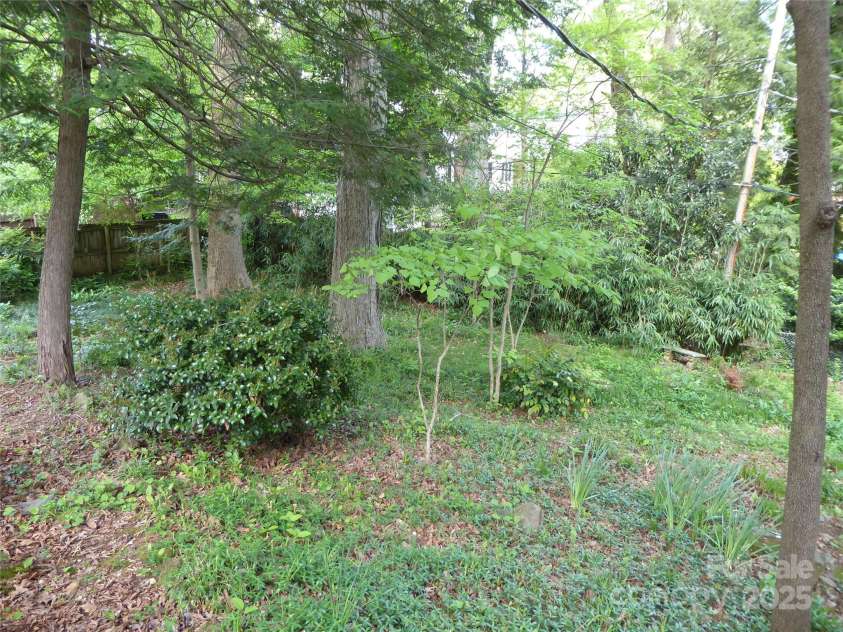 2815 Glendale Road, Charlotte, NC 28209.  MLS# CAR4234414, YatesRealty ID 13694. 