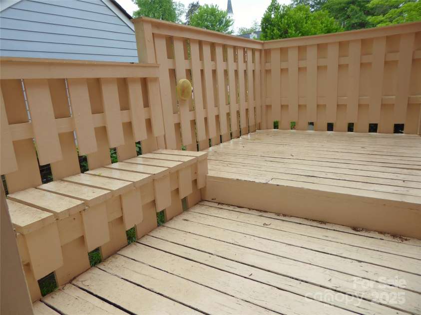 2815 Glendale Road, Charlotte, NC 28209.  MLS# CAR4234414, YatesRealty ID 13694. Deck