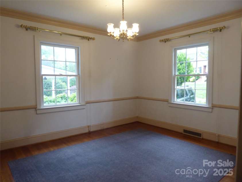 2815 Glendale Road, Charlotte, NC 28209.  MLS# CAR4234414, YatesRealty ID 13694. Dining Room