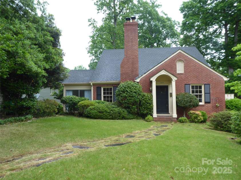 2815 Glendale Road, Charlotte, NC 28209.  MLS# CAR4234414, YatesRealty ID 13694. Front Exterior