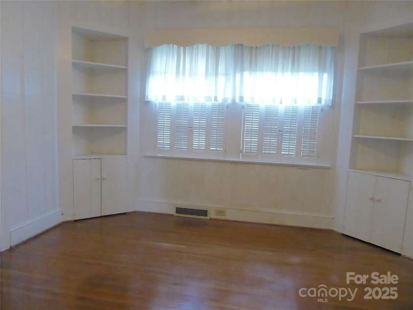 2815 Glendale Road, Charlotte, NC 28209.  MLS# CAR4234414, YatesRealty ID 13694. Office / Flex Room
