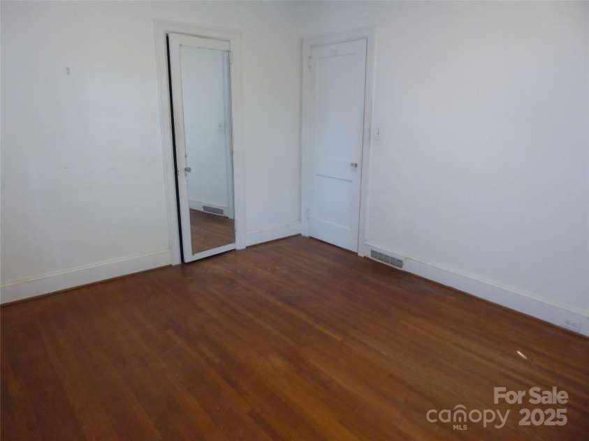 2815 Glendale Road, Charlotte, NC 28209.  MLS# CAR4234414, YatesRealty ID 13694. Primary Bedroom