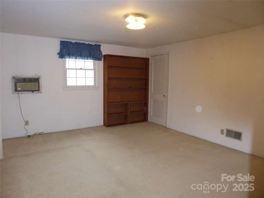 2815 Glendale Road, Charlotte, NC 28209.  MLS# CAR4234414, YatesRealty ID 13694. Upstairs Bedroom #3