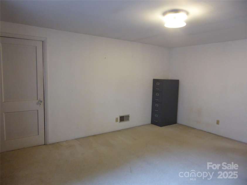 2815 Glendale Road, Charlotte, NC 28209.  MLS# CAR4234414, YatesRealty ID 13694. Upstairs Bedroom #3