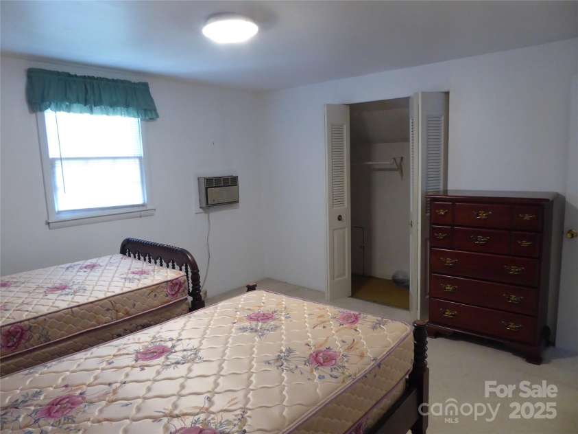 2815 Glendale Road, Charlotte, NC 28209.  MLS# CAR4234414, YatesRealty ID 13694. Upstairs Bedroom #4