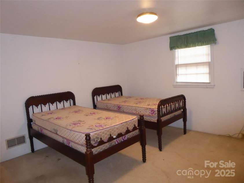 2815 Glendale Road, Charlotte, NC 28209.  MLS# CAR4234414, YatesRealty ID 13694. Upstairs Bedroom #4