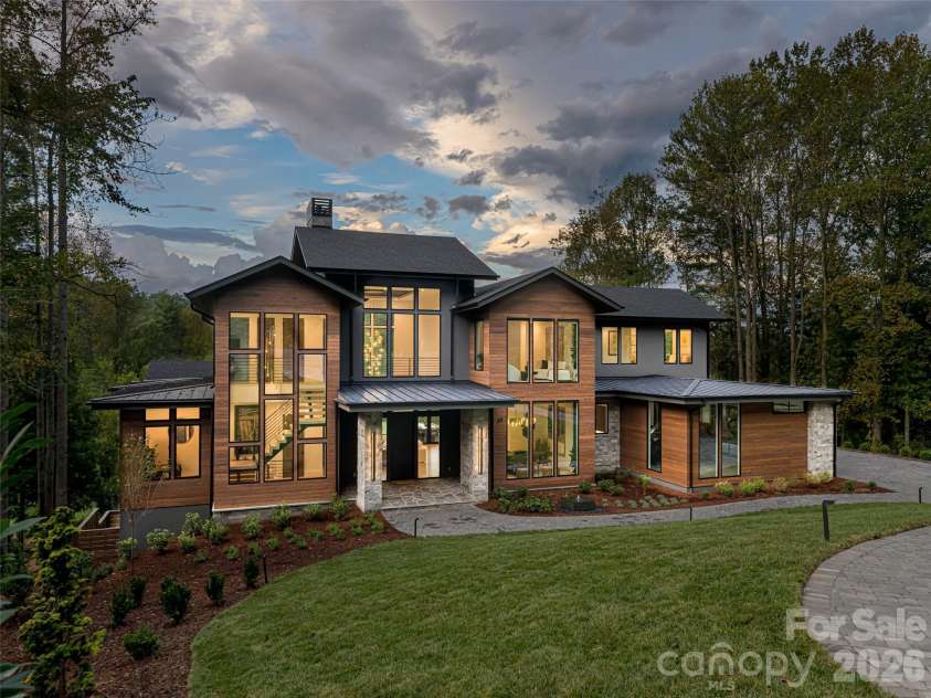 39 Bear Flower Trail, Arden, NC 28704.  MLS# CAR4369914, YatesRealty ID 13694. 