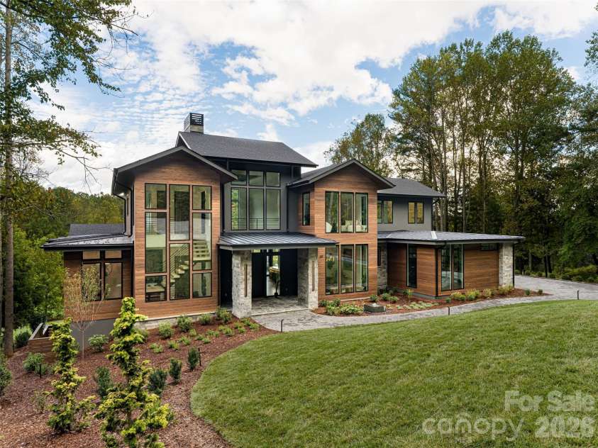 39 Bear Flower Trail, Arden, NC 28704.  MLS# CAR4369914, YatesRealty ID 13694. 