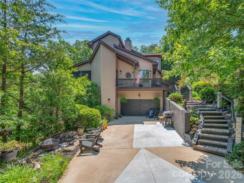 117 Eagles Crest Way, Lake Lure, NC 28746.  MLS# CAR4334986, YatesRealty ID 13695. 