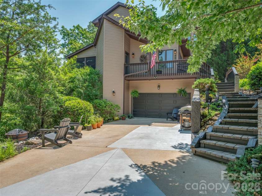 117 Eagles Crest Way, Lake Lure, NC 28746.  MLS# CAR4334986, YatesRealty ID 13695. 