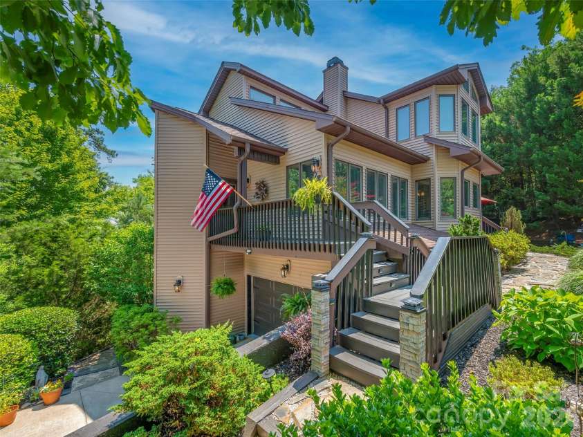 117 Eagles Crest Way, Lake Lure, NC 28746.  MLS# CAR4334986, YatesRealty ID 13695. 
