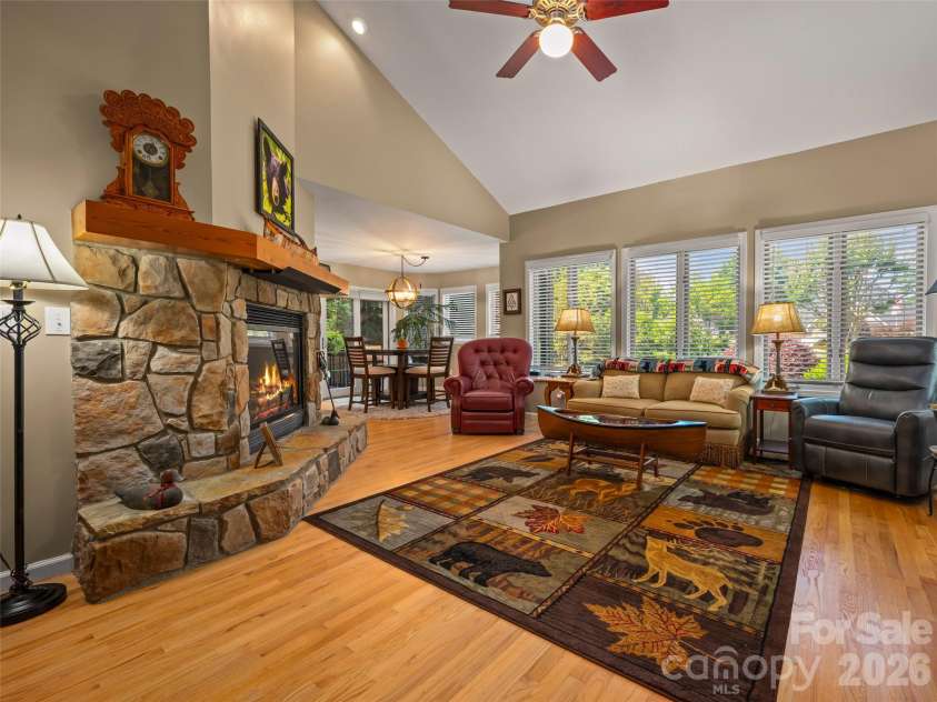 117 Eagles Crest Way, Lake Lure, NC 28746.  MLS# CAR4334986, YatesRealty ID 13695. 