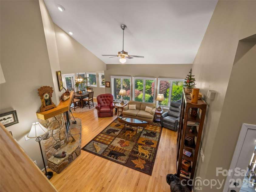117 Eagles Crest Way, Lake Lure, NC 28746.  MLS# CAR4334986, YatesRealty ID 13695. 