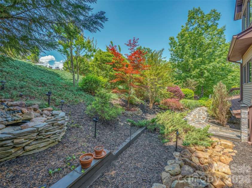 117 Eagles Crest Way, Lake Lure, NC 28746.  MLS# CAR4334986, YatesRealty ID 13695. 