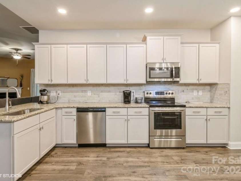 876 Hardin Street, Lancaster, SC 29720.  MLS# CAR4250525, YatesRealty ID 13696. 