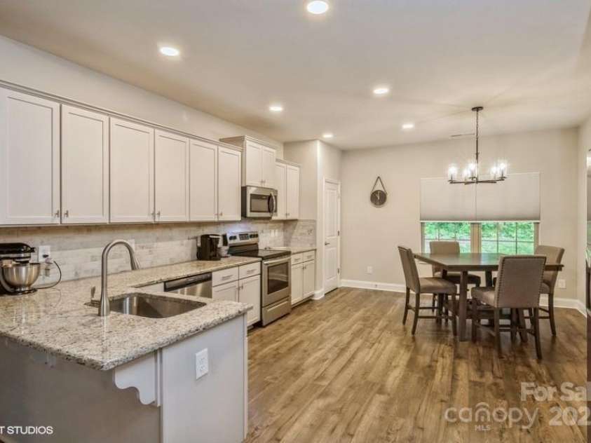 876 Hardin Street, Lancaster, SC 29720.  MLS# CAR4250525, YatesRealty ID 13696. 