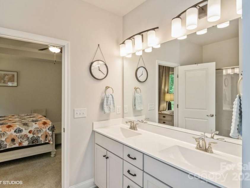 876 Hardin Street, Lancaster, SC 29720.  MLS# CAR4250525, YatesRealty ID 13696. 