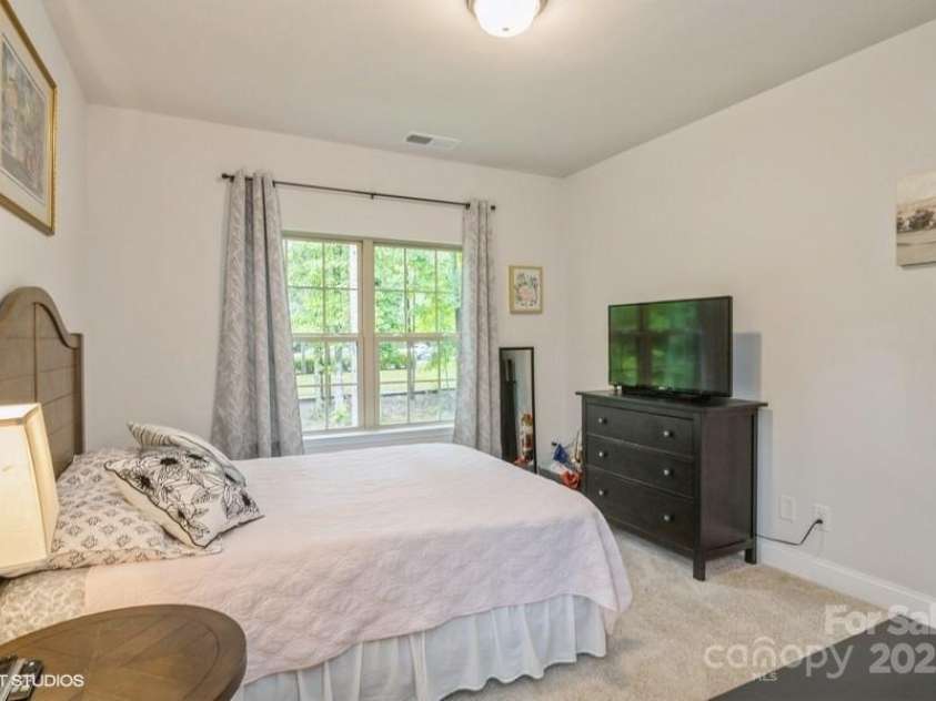 876 Hardin Street, Lancaster, SC 29720.  MLS# CAR4250525, YatesRealty ID 13696. 