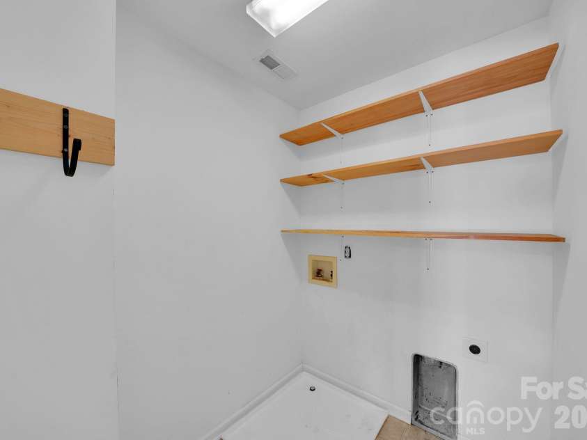 3917 Caliper Place, Fort Mill, SC 29708.  MLS# CAR4370765, YatesRealty ID 13699. Separate Laundry Room