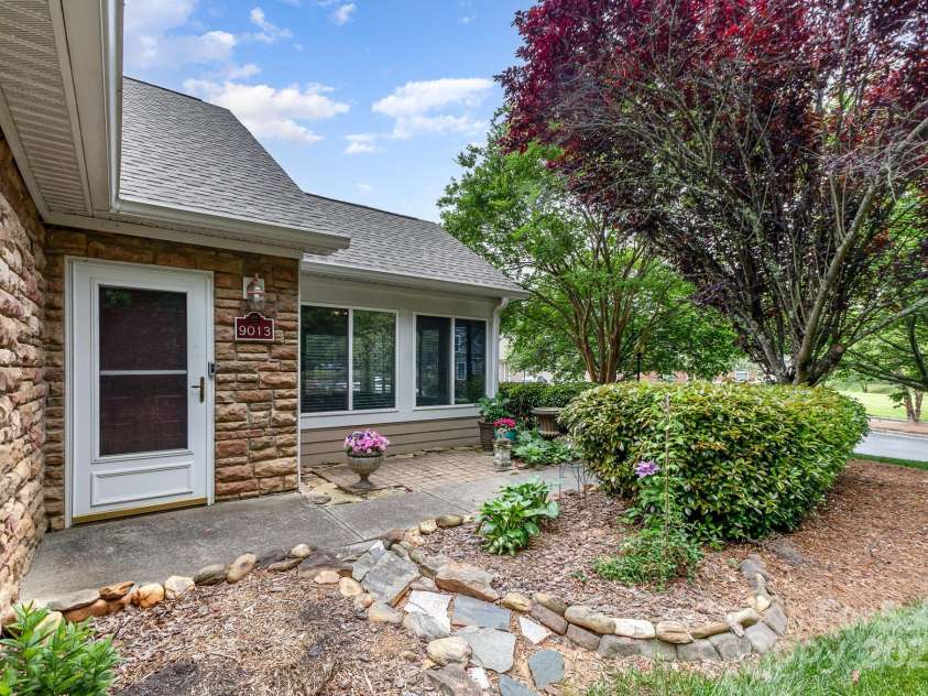 9013 Trellis Pointe Boulevard, Charlotte, NC 28227.  MLS# CAR4254997, YatesRealty ID 13699. 