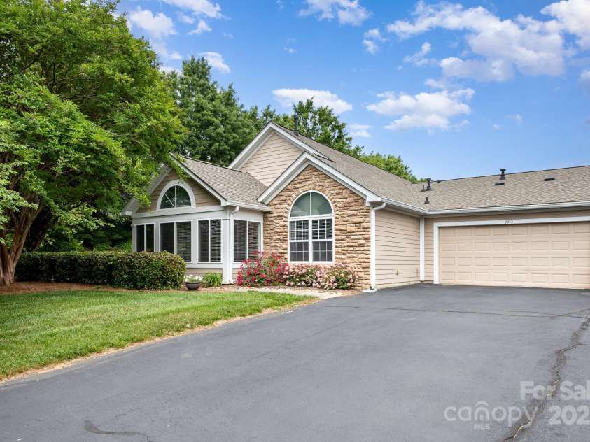 9013 Trellis Pointe Boulevard, Charlotte, NC 28227.  MLS# CAR4254997, YatesRealty ID 13699. 