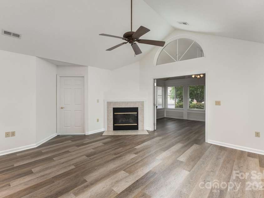 9013 Trellis Pointe Boulevard, Charlotte, NC 28227.  MLS# CAR4254997, YatesRealty ID 13699. 