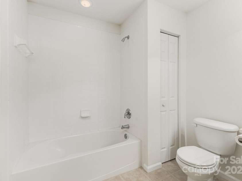 9013 Trellis Pointe Boulevard, Charlotte, NC 28227.  MLS# CAR4254997, YatesRealty ID 13699. 
