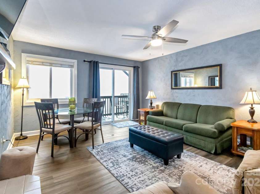 301 Pinnacle Inn Road, Beech Mountain, NC 28604.  MLS# CAR4210516, YatesRealty ID 137. 