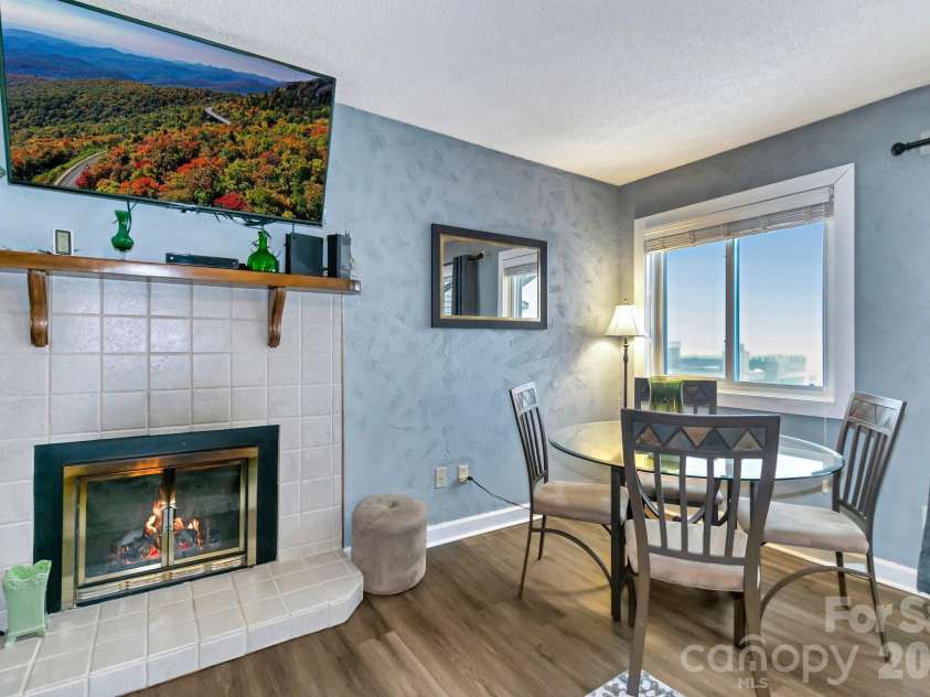 301 Pinnacle Inn Road, Beech Mountain, NC 28604.  MLS# CAR4210516, YatesRealty ID 137. 