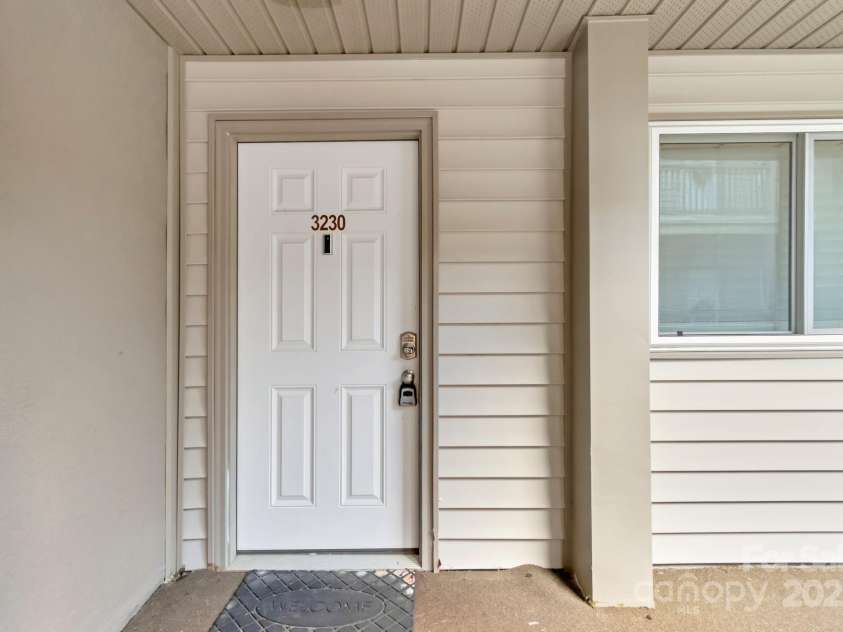 301 Pinnacle Inn Road, Beech Mountain, NC 28604.  MLS# CAR4275271, YatesRealty ID 137. 