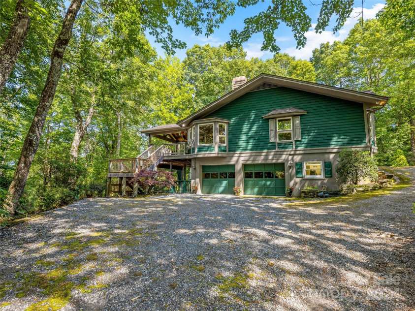 796 Hawk Mountain Road, Lake Toxaway, NC 28747.  MLS# CAR4158515, YatesRealty ID 137. 