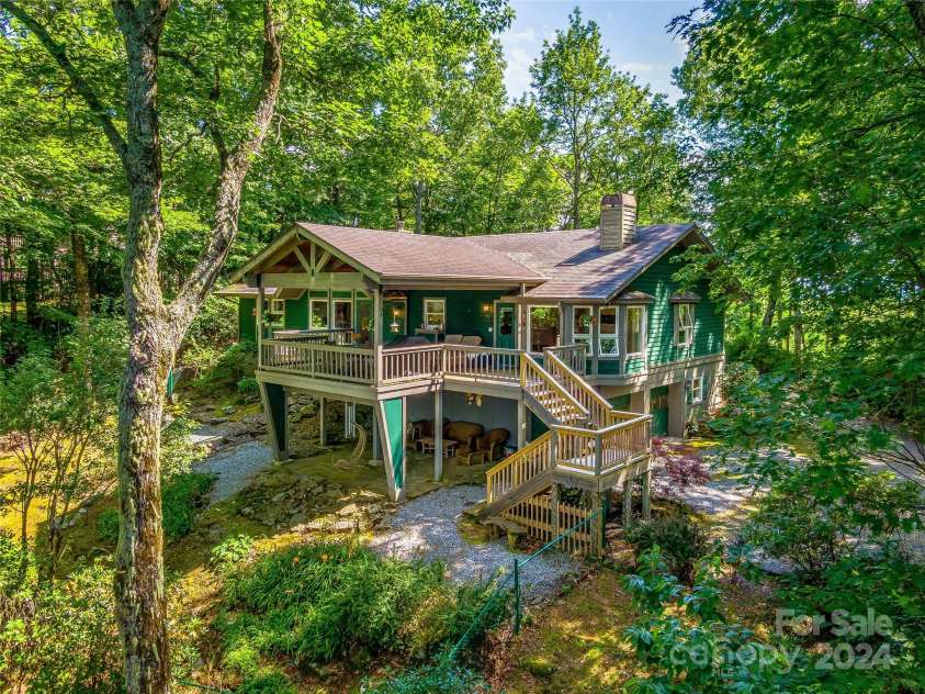 796 Hawk Mountain Road, Lake Toxaway, NC 28747.  MLS# CAR4158515, YatesRealty ID 137. 