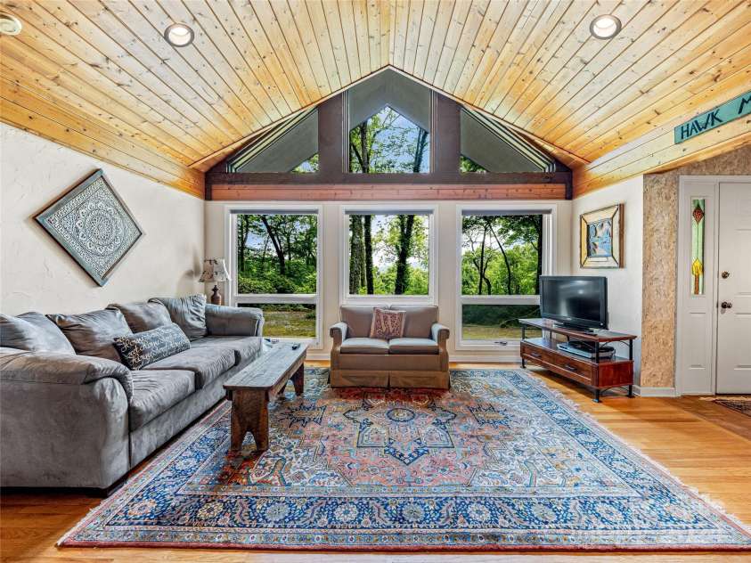 796 Hawk Mountain Road, Lake Toxaway, NC 28747.  MLS# CAR4158515, YatesRealty ID 137. 