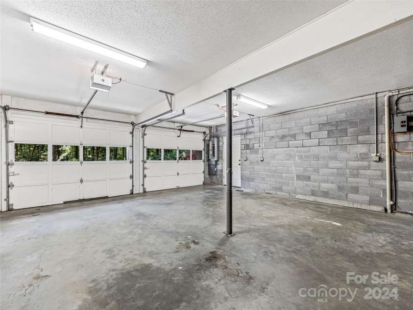 796 Hawk Mountain Road, Lake Toxaway, NC 28747.  MLS# CAR4158515, YatesRealty ID 137. 