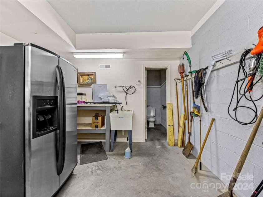 796 Hawk Mountain Road, Lake Toxaway, NC 28747.  MLS# CAR4158515, YatesRealty ID 137. 