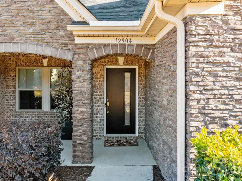 12904 Vermillion Crossing, Huntersville, NC 28078.  MLS# CAR4218955, YatesRealty ID 1370. 