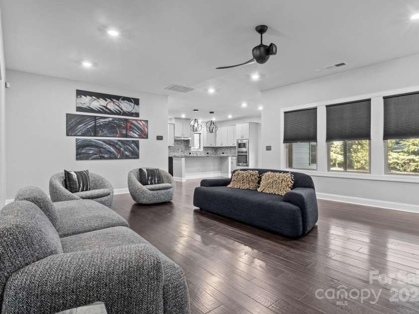 12904 Vermillion Crossing, Huntersville, NC 28078.  MLS# CAR4218955, YatesRealty ID 1370. 