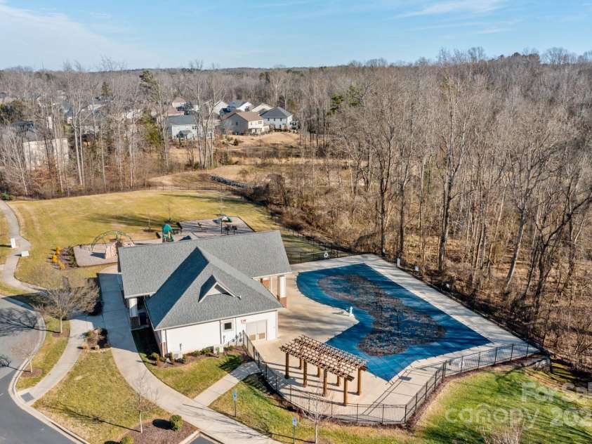 12904 Vermillion Crossing, Huntersville, NC 28078.  MLS# CAR4218955, YatesRealty ID 1370. 